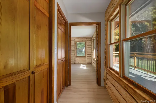 $875,000 | 568 Oak Summit Road, Millbrook, NY 12545