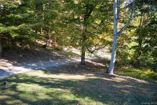 $875,000 | 568 Oak Summit Road, Millbrook, NY 12545