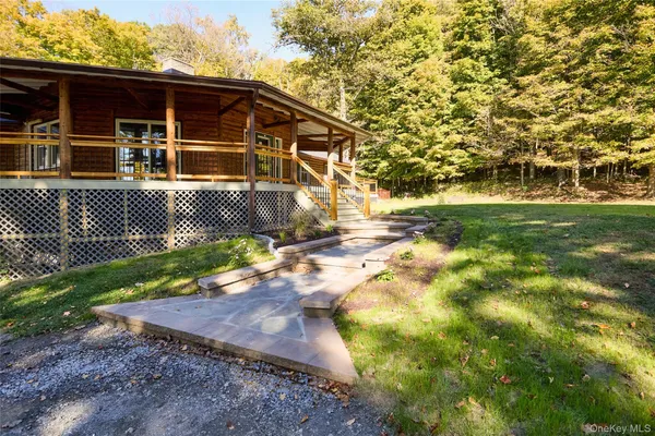 $850,000 | 568 Oak Summit Road, Millbrook, NY 12545