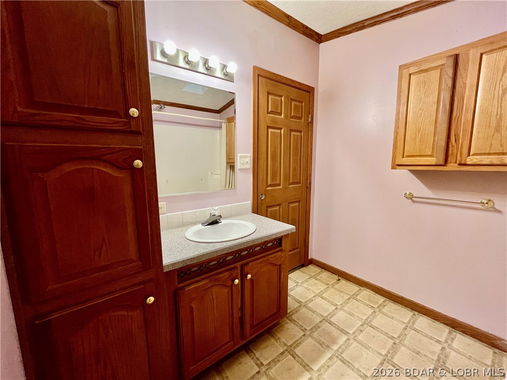 26985 Ivy Bend Road Stover, MO 65078 - Photo 9 of 53
