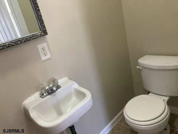 $950 | 103 South Little Rock Avenue, Unit 3A, Ventnor City, NJ 08406