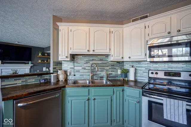 $399,900 | 6626 Manchester Drive, Fishers, IN 46038