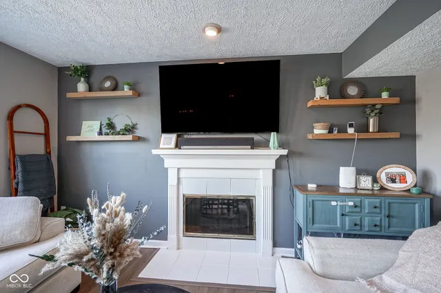 $399,900 | 6626 Manchester Drive, Fishers, IN 46038