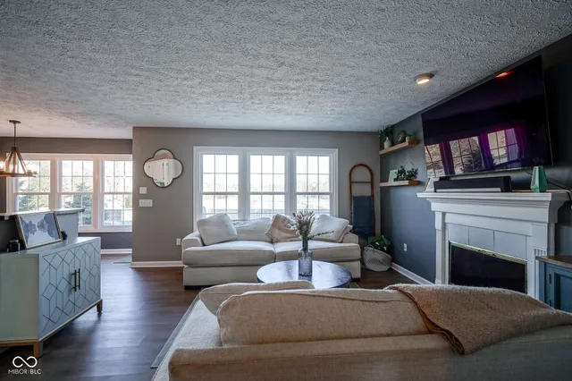 $399,900 | 6626 Manchester Drive, Fishers, IN 46038