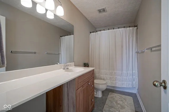 $399,900 | 6626 Manchester Drive, Fishers, IN 46038