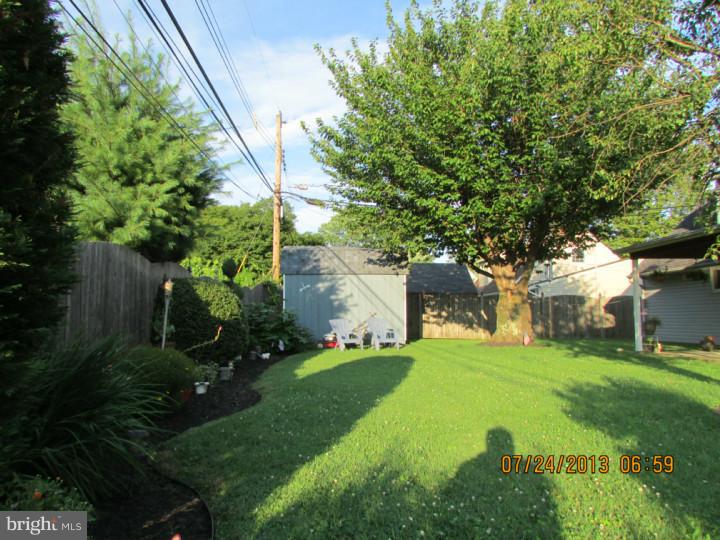 31 Quest Road Levittown, PA 19057 - Photo 14 of 18 Exterior Back