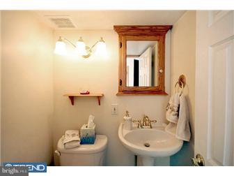612 Mueller Road Warminster, PA 18974 - Photo 9 of 12 Gallery Image 9