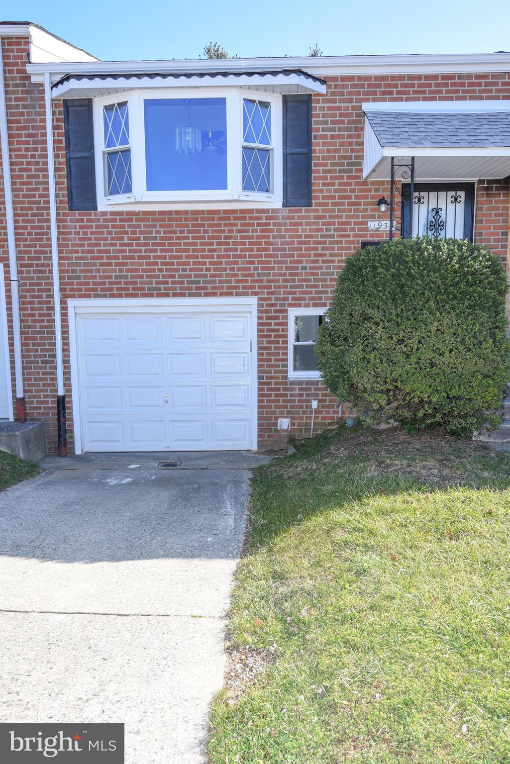 11933 Farwell Road Philadelphia, PA 19154 - Photo 2 of 22 Gallery Image 2