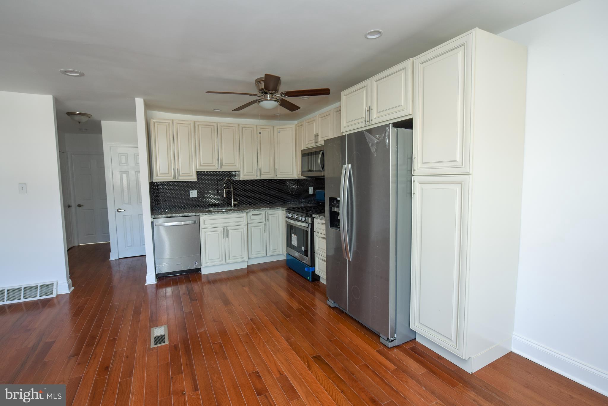 11933 Farwell Road Philadelphia, PA 19154 - Photo 6 of 22 Gallery Image 6