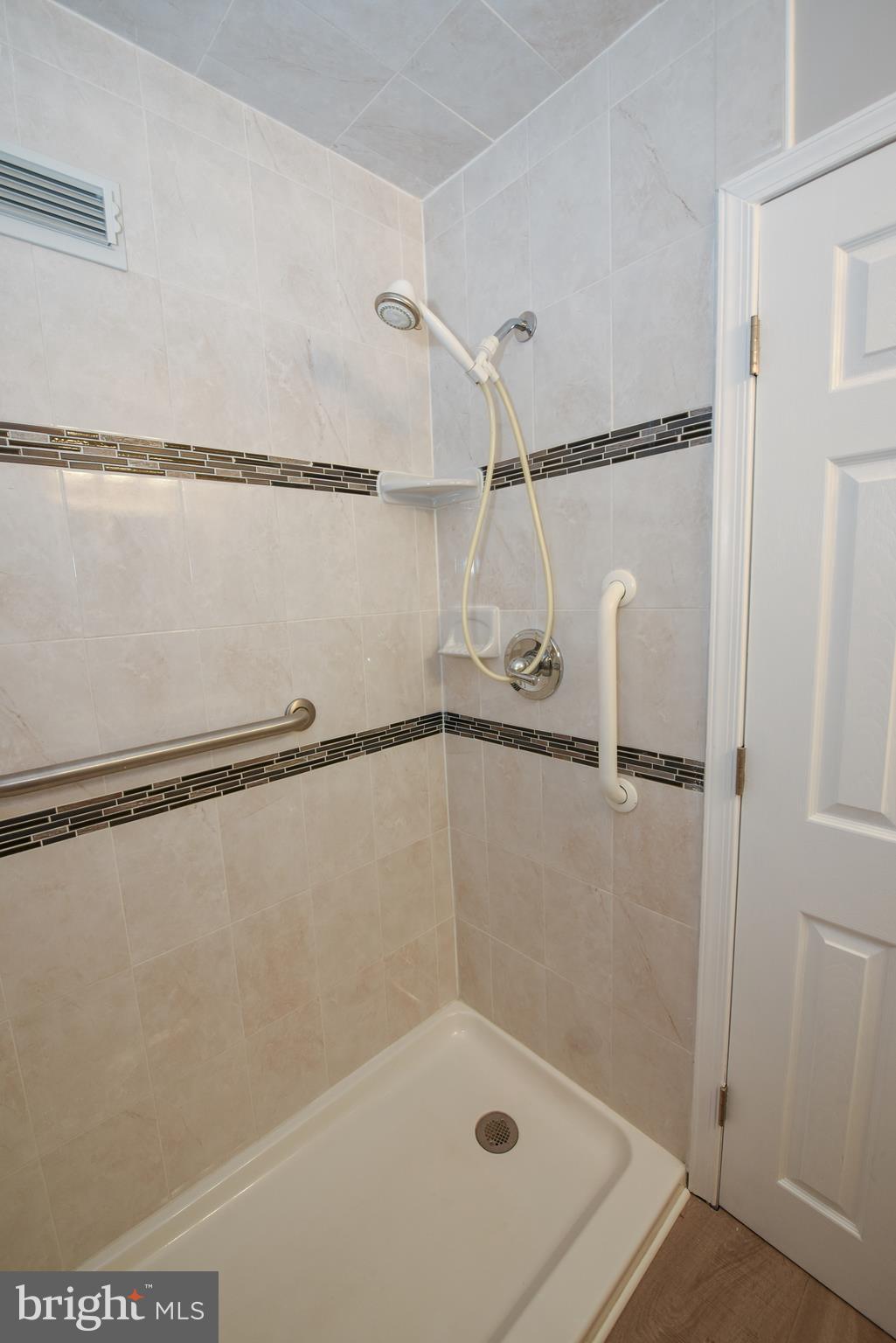 11933 Farwell Road Philadelphia, PA 19154 - Photo 10 of 22 Gallery Image 10