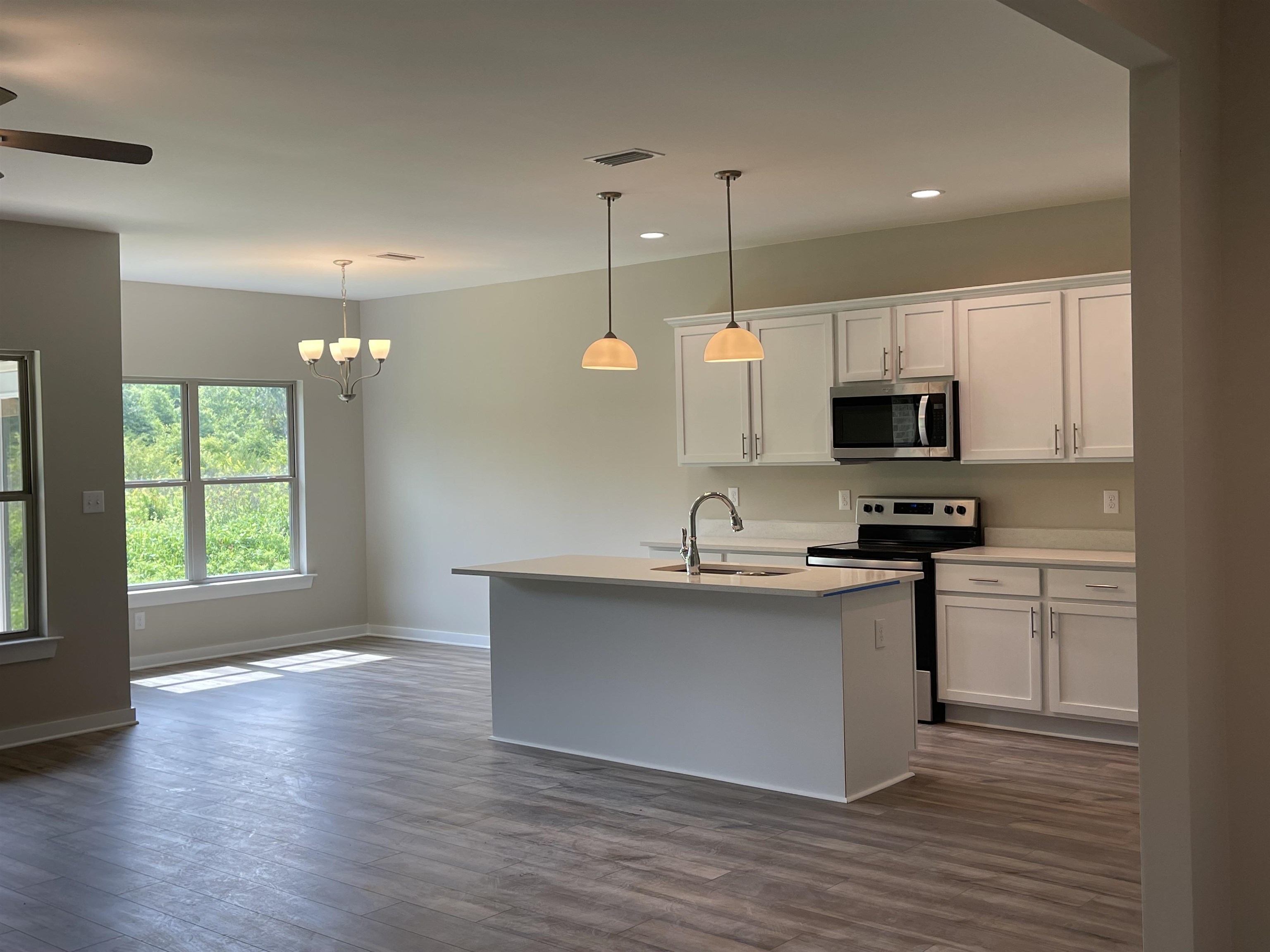 820 Ginger Lee Street Foley, AL 36535 - Photo 5 of 6 Kitchen
