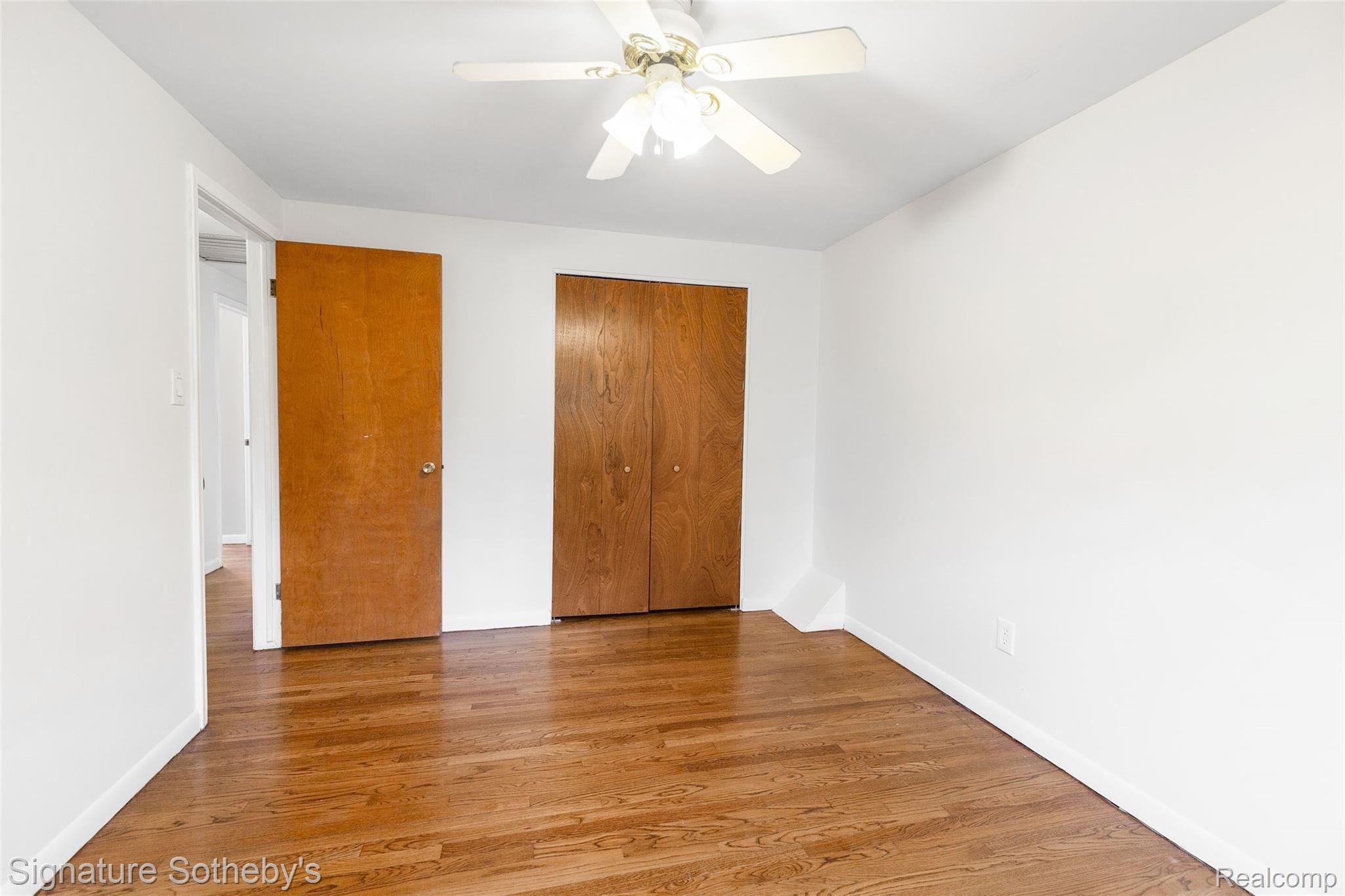 26269 Middlebelt Road Farmington, MI 48334 - Photo 19 of 32 3rd bedroom with ceiling fan