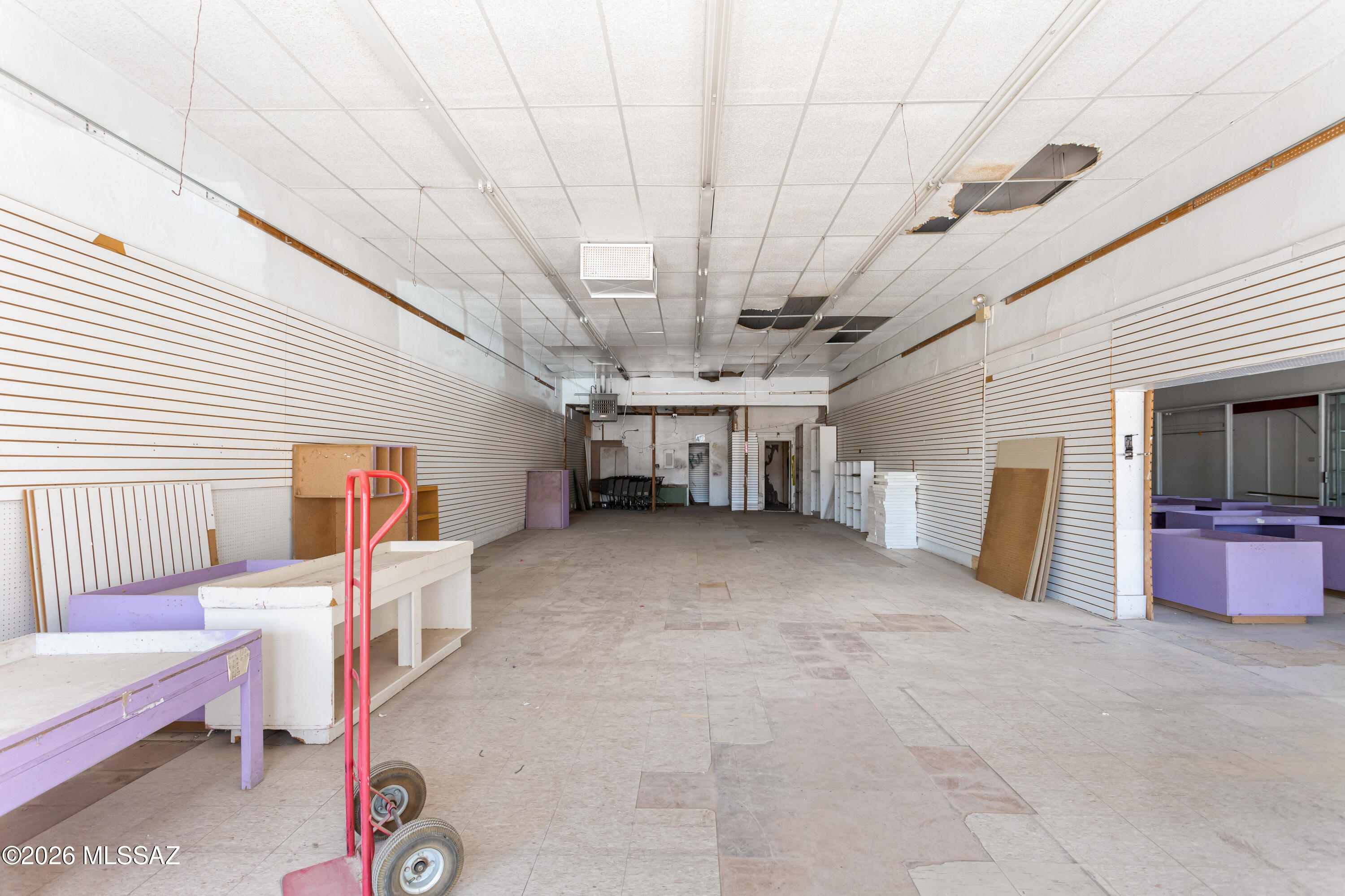 844 North G Avenue Douglas, AZ 85607 - Photo 10 of 47 Main Floor Show Room (1st unit)