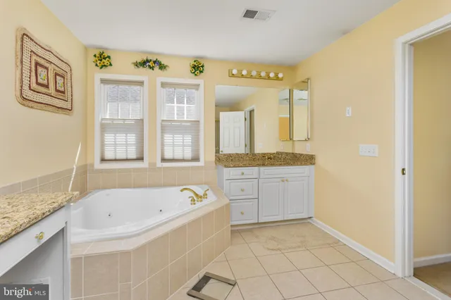 $839,900 | 5 Susannah Drive, Chesterfield, NJ 08515