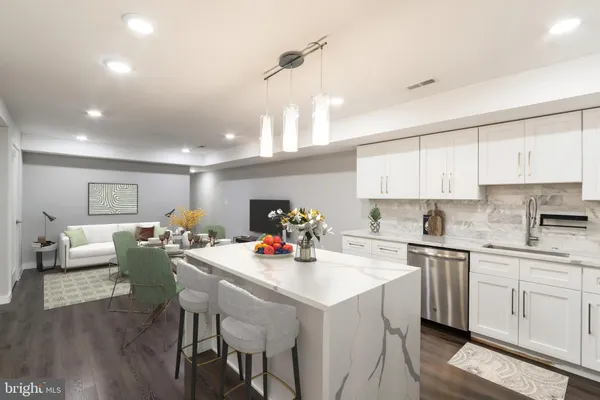 $1,950 | 751 North 20th Street, Unit 1, Philadelphia, PA 19130