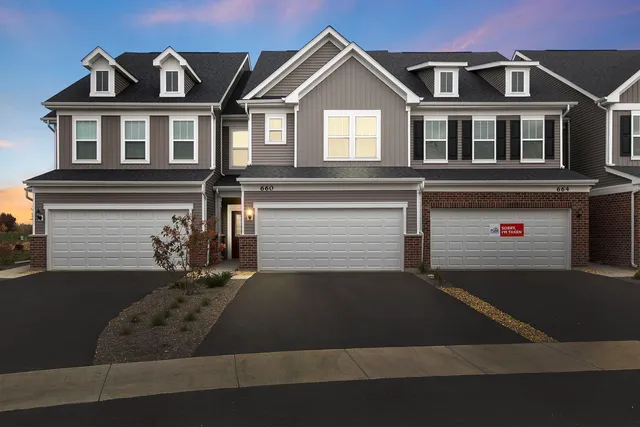 $3,100 | 660 Switchgrass Way, Unit 58002, Bolingbrook, IL 60490