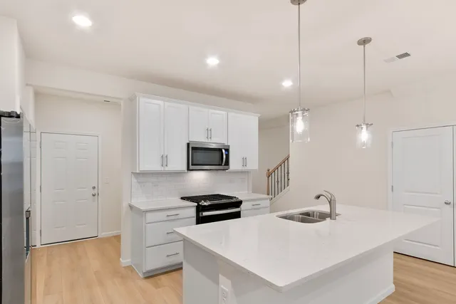 $3,100 | 660 Switchgrass Way, Unit 58002, Bolingbrook, IL 60490