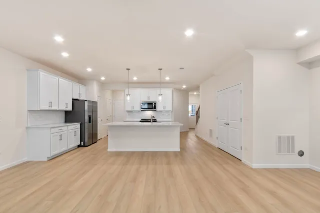 $3,100 | 660 Switchgrass Way, Unit 58002, Bolingbrook, IL 60490