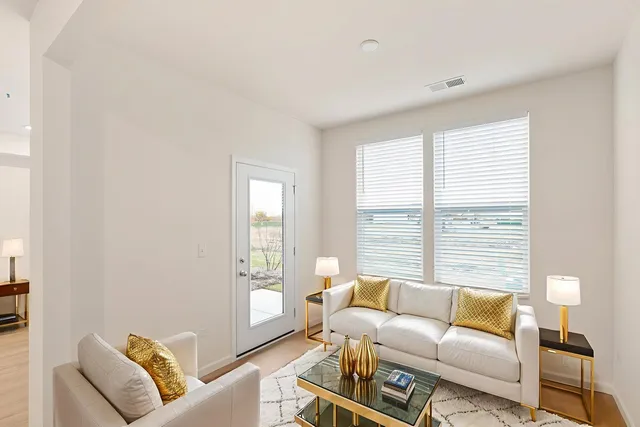 $3,100 | 660 Switchgrass Way, Unit 58002, Bolingbrook, IL 60490