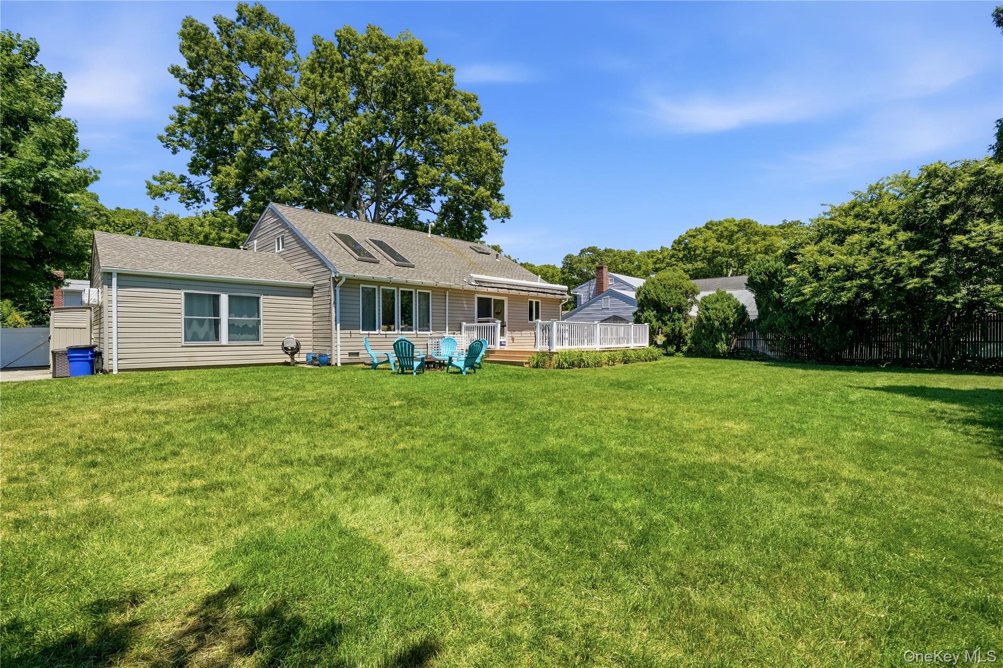 634 Morrison Street Babylon, NY 11702 - Photo 31 of 33