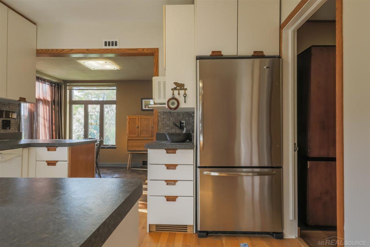 1600 Prestwick Road Grosse Pointe Woods, MI 48236 - Photo 9 of 21