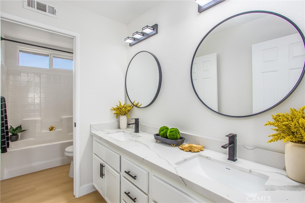 25264 Drake Drive Moreno Valley, CA 92553 - Photo 29 of 42 HALLWAY BATH ON 2ND FLOOR LEVEL