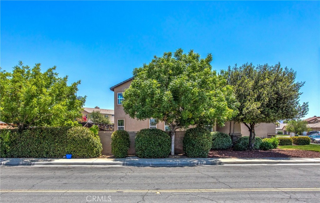 25264 Drake Drive Moreno Valley, CA 92553 - Photo 40 of 42 SIDE OF PROPERTY