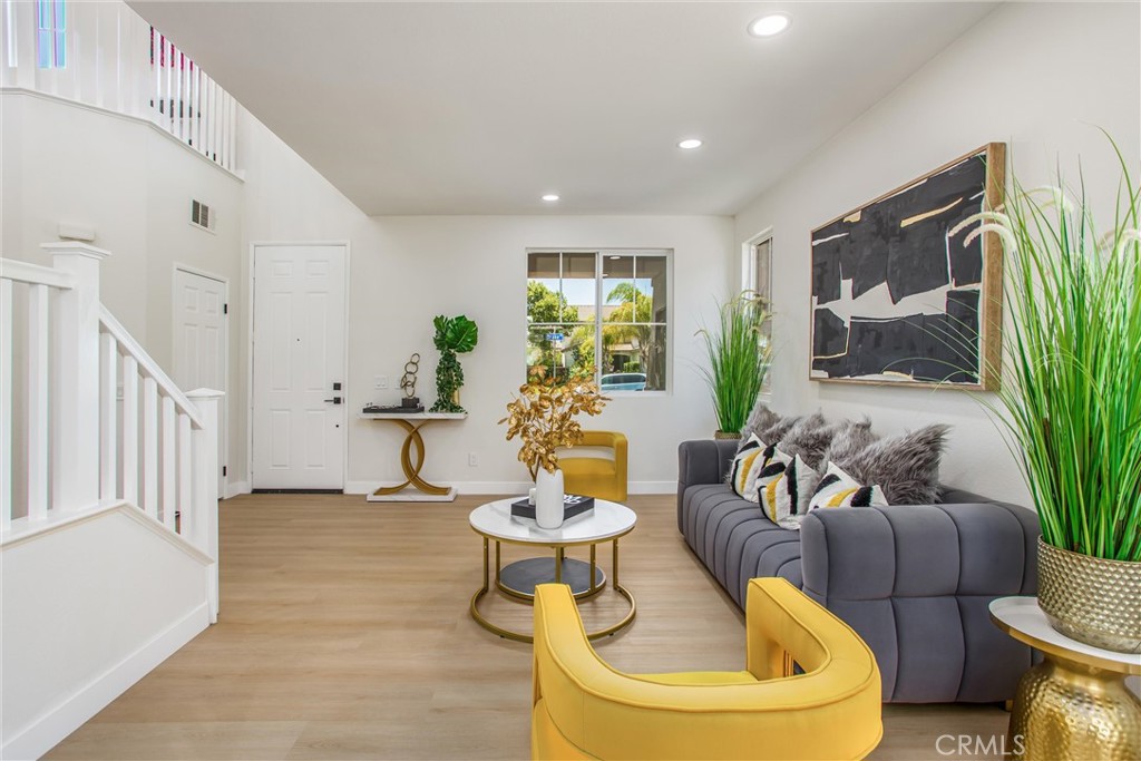 25264 Drake Drive Moreno Valley, CA 92553 - Photo 5 of 42 LIVING ROOM