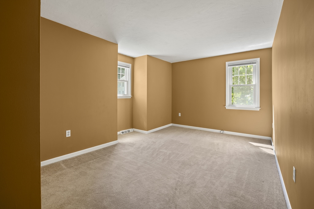 8 Walker Road Franklin, MA 02038 - Photo 33 of 40