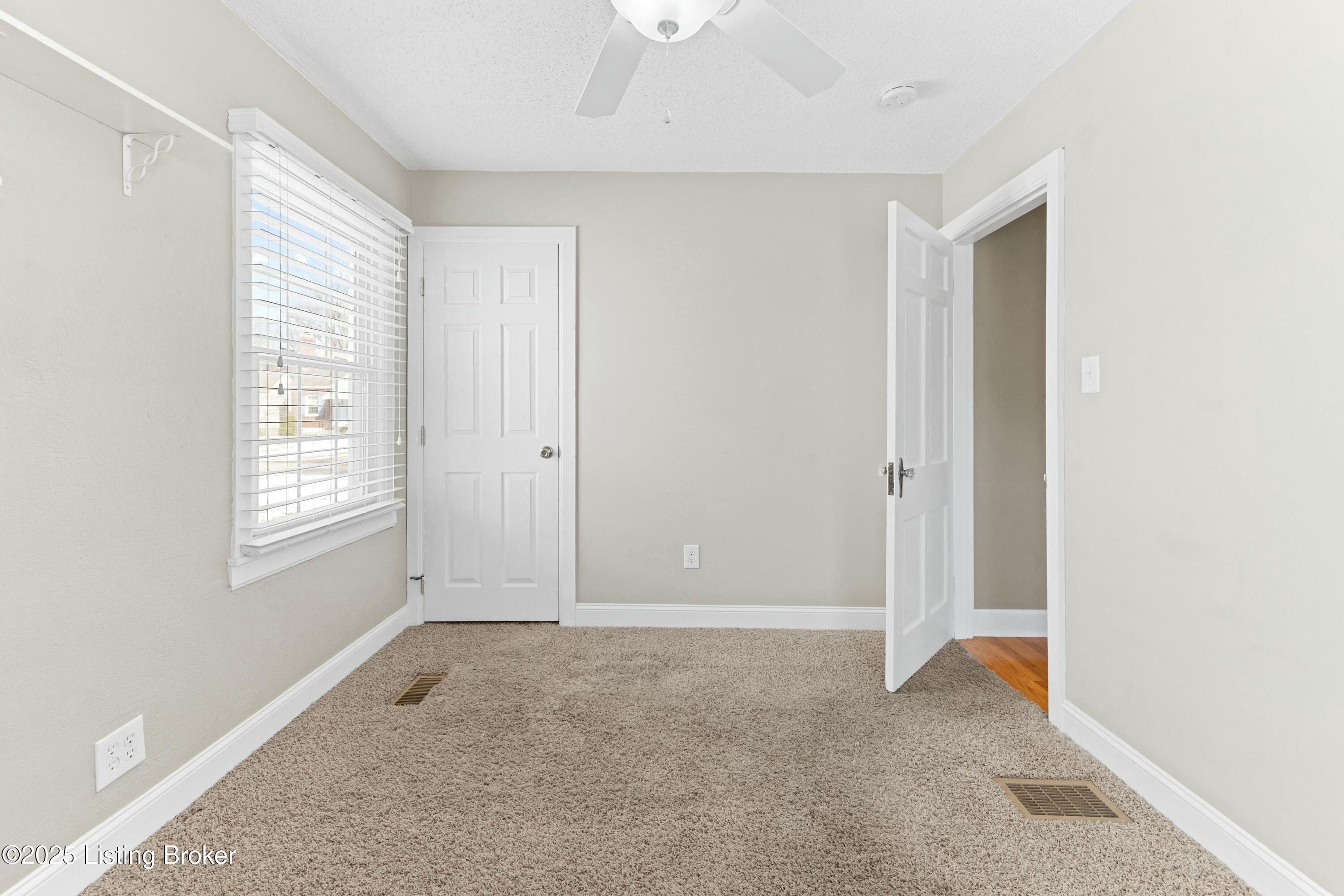 3122 Bobolink Road Louisville, KY 40213 - Photo 15 of 40 tempImageE82YQ9