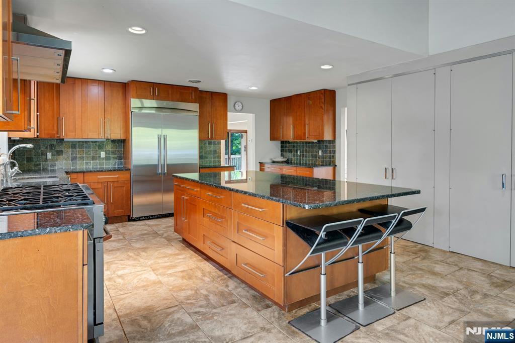 737 Ridge Road Butler, NJ 07405 - Photo 7 of 31