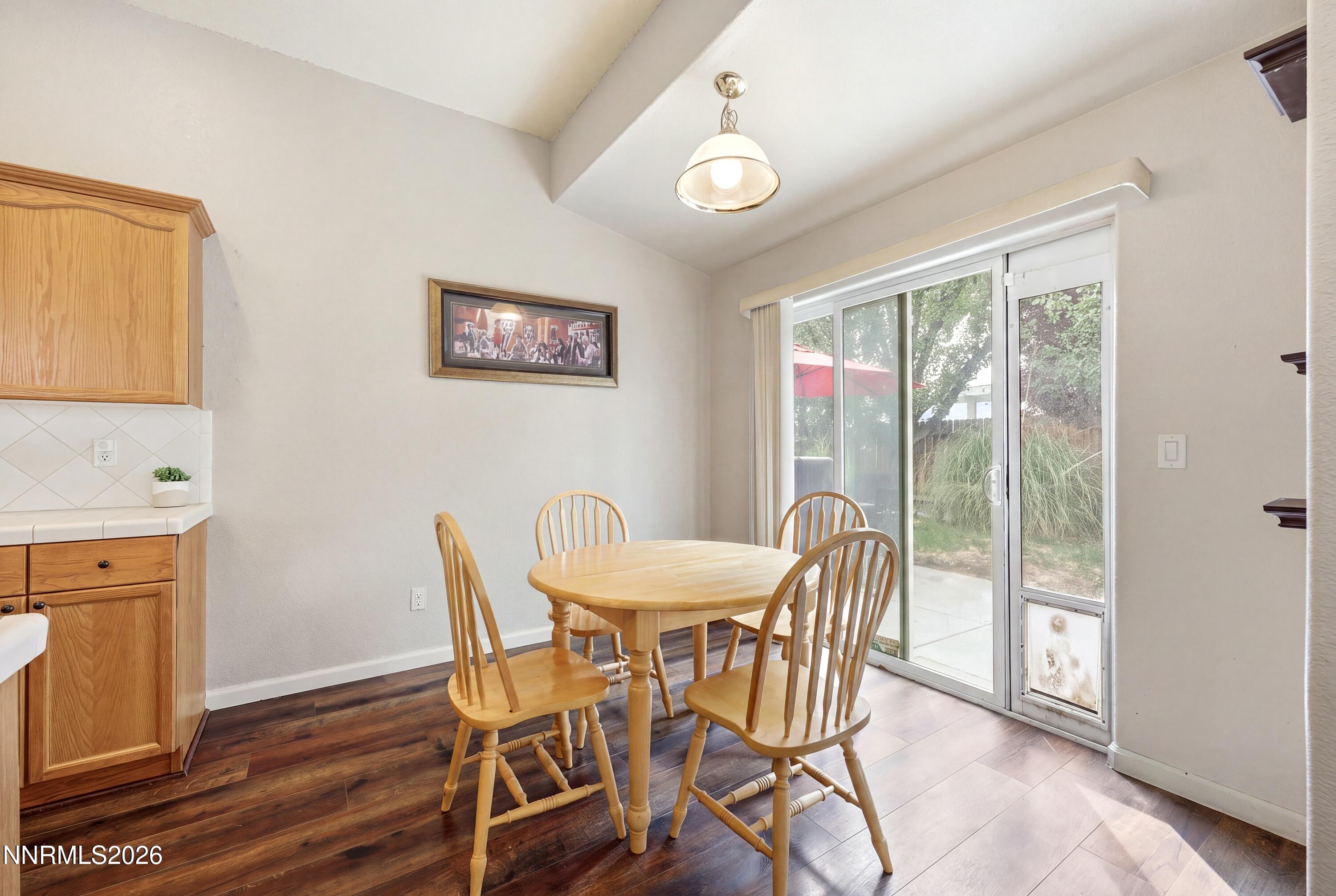9599 Mammoth Court Reno, NV 89521 - Photo 10 of 22 32_9599_mammoth_ct_034