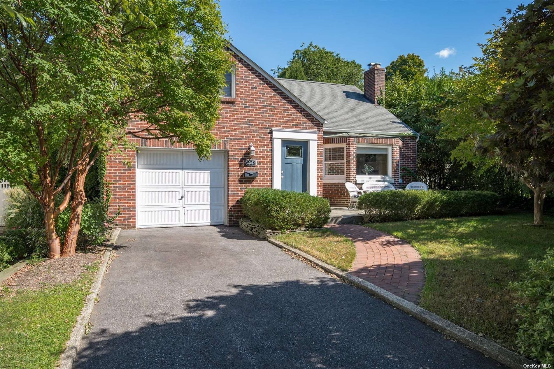 228 Nassau Road Huntington, NY 11743 - Photo 1 of 1 Gallery Image 1