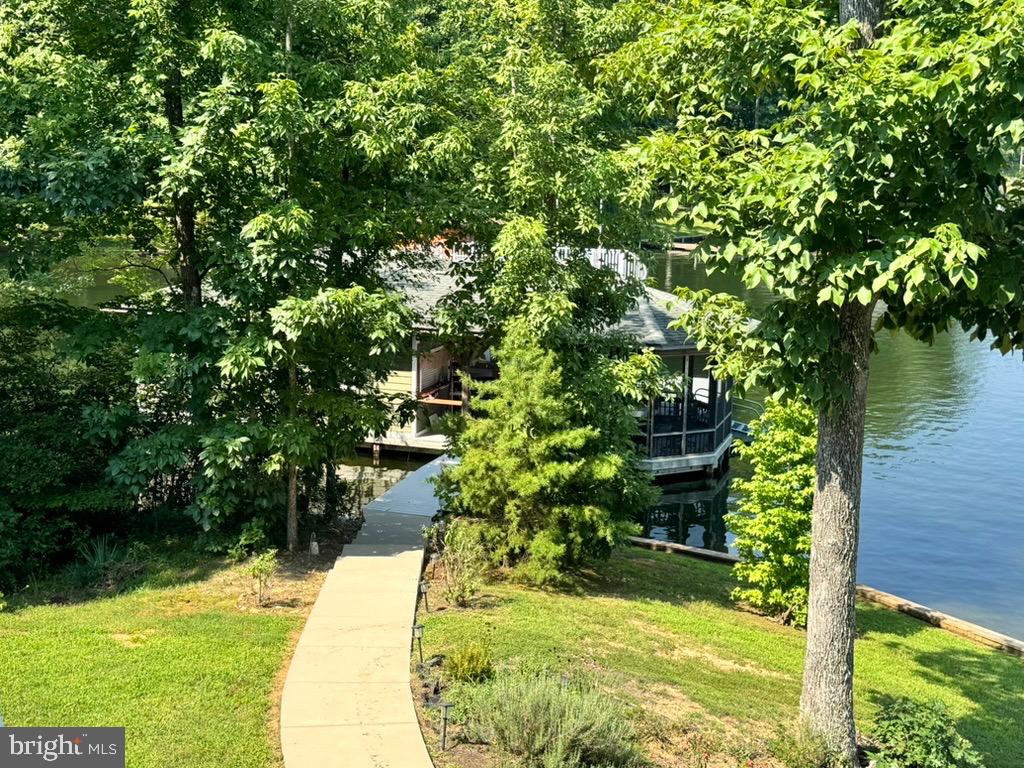 8 Elnor Road Bumpass, VA 23024 - Photo 5 of 13 Boat house with screened room & more.