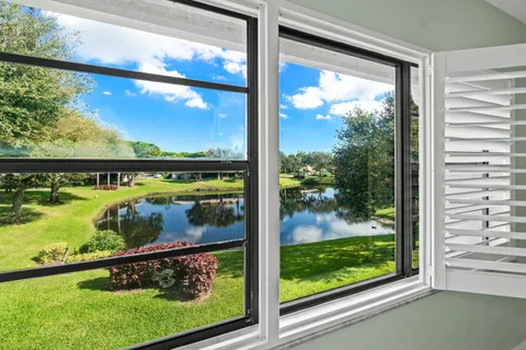 $39,990 | 24 Stratford Drive East, Unit D, Boynton Beach, FL 33436