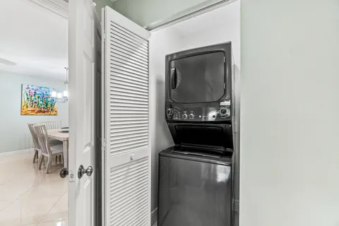 $39,990 | 24 Stratford Drive East, Unit D, Boynton Beach, FL 33436