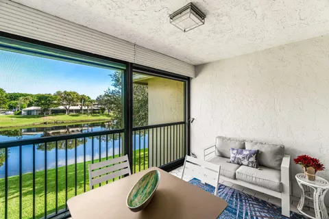 $39,990 | 24 Stratford Drive East, Unit D, Boynton Beach, FL 33436