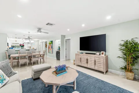 $39,990 | 24 Stratford Drive East, Unit D, Boynton Beach, FL 33436