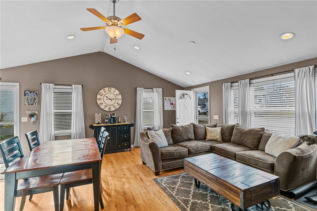 28 Valley Road East Greenwich, RI 02818 - Photo 4 of 22 Gallery Image 4