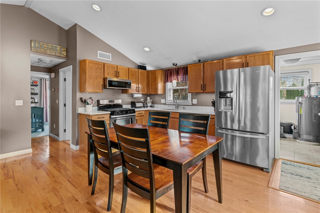 28 Valley Road East Greenwich, RI 02818 - Photo 7 of 22 Gallery Image 7