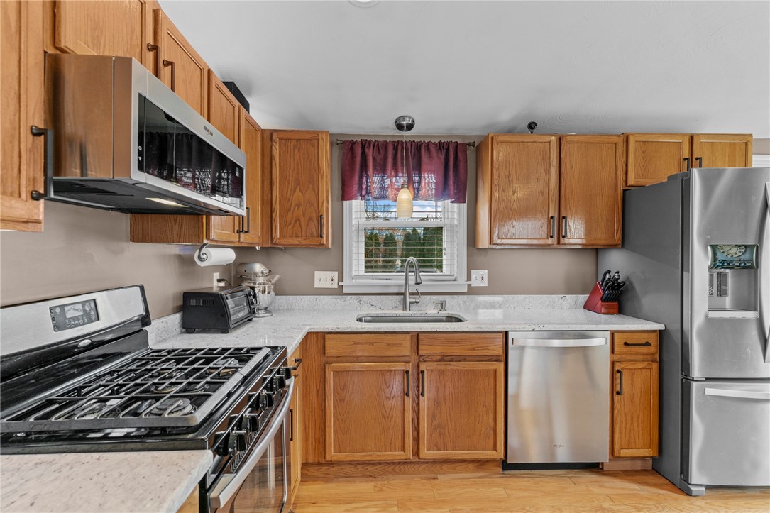 28 Valley Road East Greenwich, RI 02818 - Photo 8 of 22 Gallery Image 8