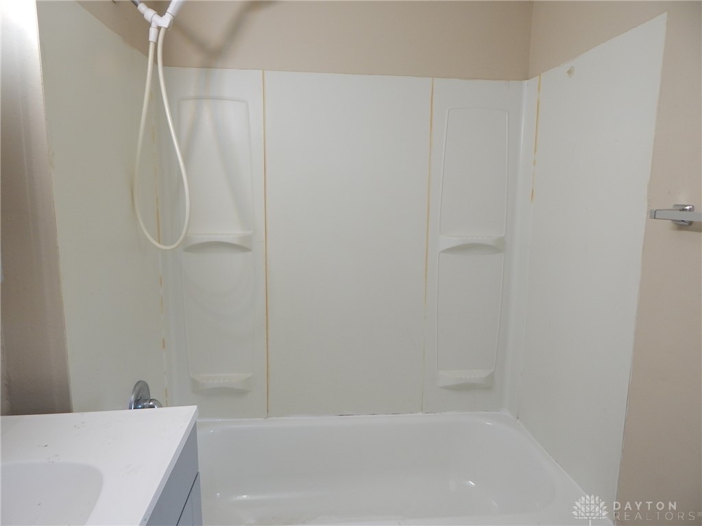 525 Dibert Avenue Springfield, OH 45506 - Photo 8 of 21