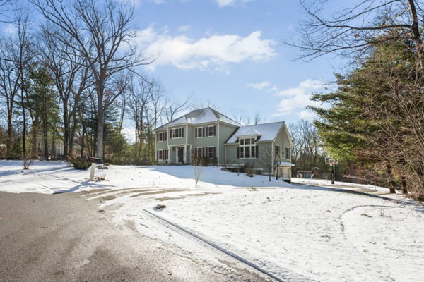 41 Dunelm Road Bedford, MA 01730 - Photo 1 of 26 Gallery Image 1