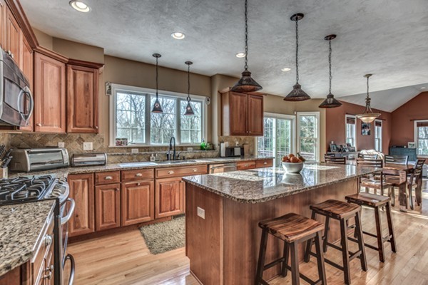 41 Dunelm Road Bedford, MA 01730 - Photo 14 of 26 Gallery Image 14