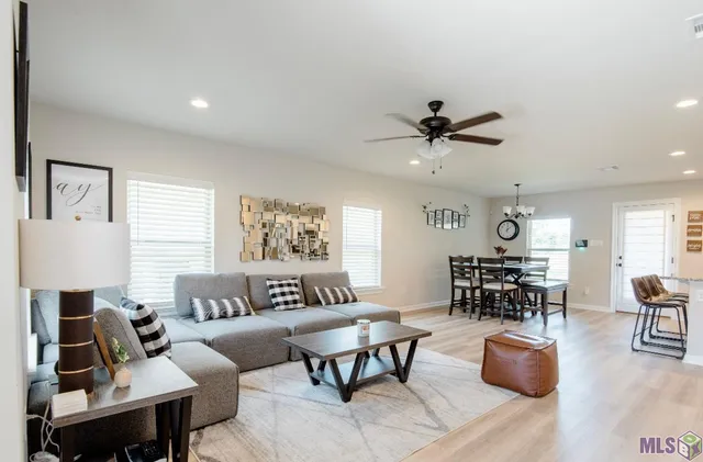 $1,950 | Undisclosed Address, Denham Springs, LA 70726