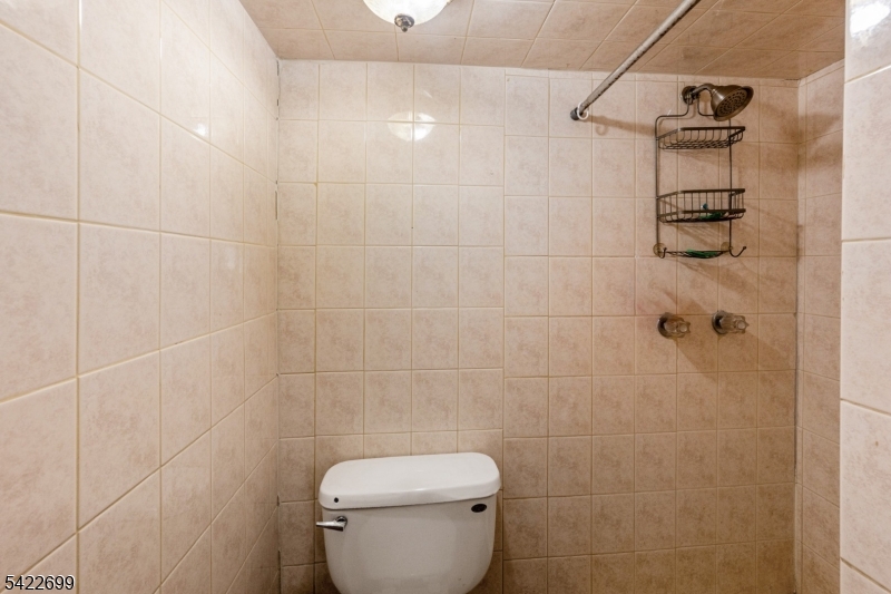 1302 Bower Street Linden, NJ 07036 - Photo 17 of 20