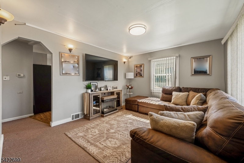 1302 Bower Street Linden, NJ 07036 - Photo 3 of 20