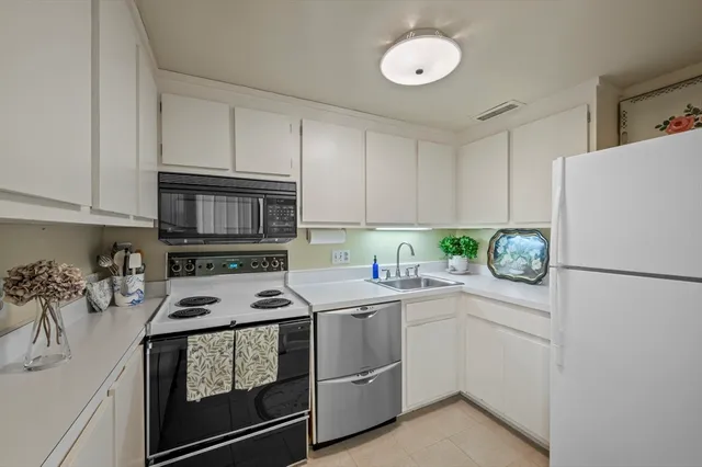 $839,000 | 9 Skinner's Path, Unit 9, Marblehead, MA 01945