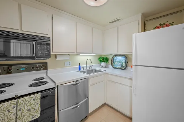 $839,000 | 9 Skinner's Path, Unit 9, Marblehead, MA 01945