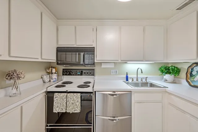 $839,000 | 9 Skinner's Path, Unit 9, Marblehead, MA 01945